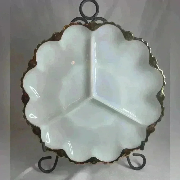 Anchor Hocking Milk  Glass divided relish dish - Picture 2 of 4